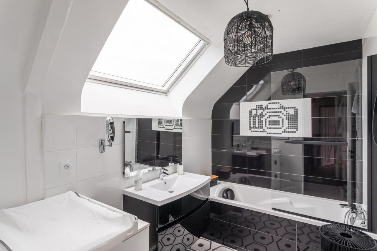 La Villa Du Golf - Avec Piscine Couverte Chauffee Et Jacuzzi Le Tronchet  Exteriér fotografie