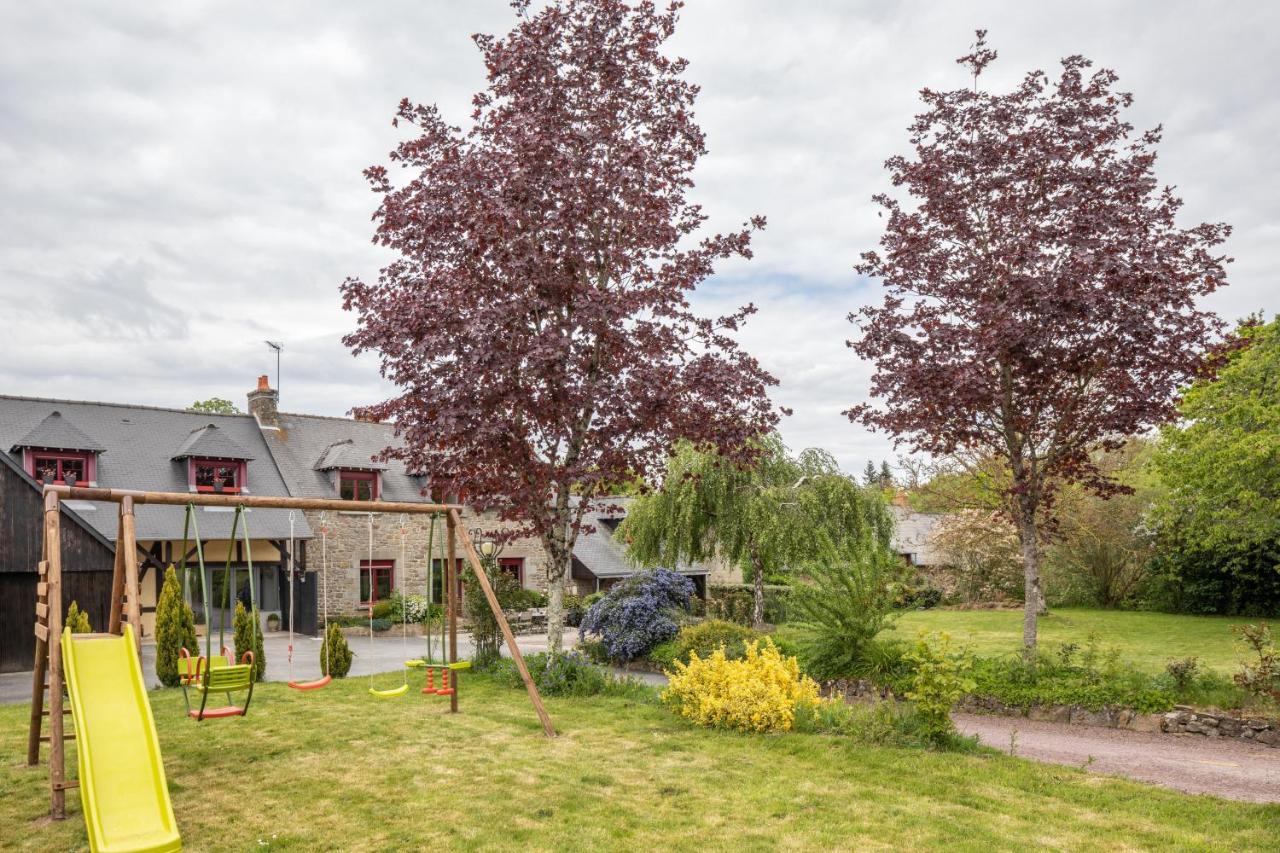 La Villa Du Golf - Avec Piscine Couverte Chauffee Et Jacuzzi Le Tronchet  Exteriér fotografie