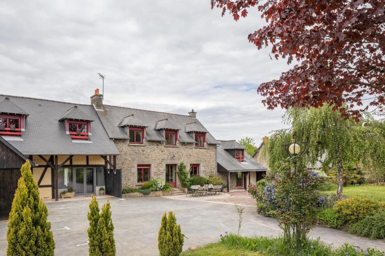 La Villa Du Golf - Avec Piscine Couverte Chauffee Et Jacuzzi Le Tronchet  Exteriér fotografie